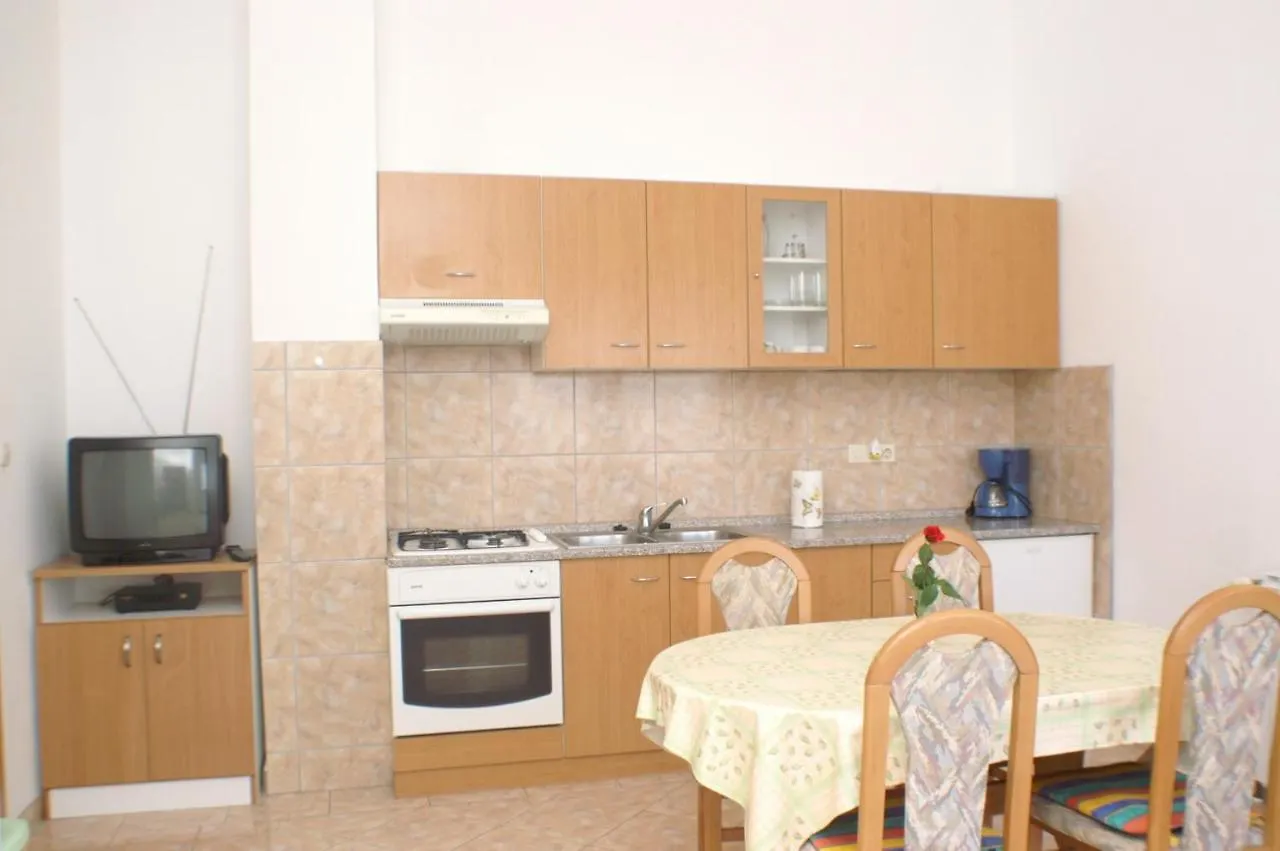 Family Friendly Seaside Apartments Povljana, Pag - 230