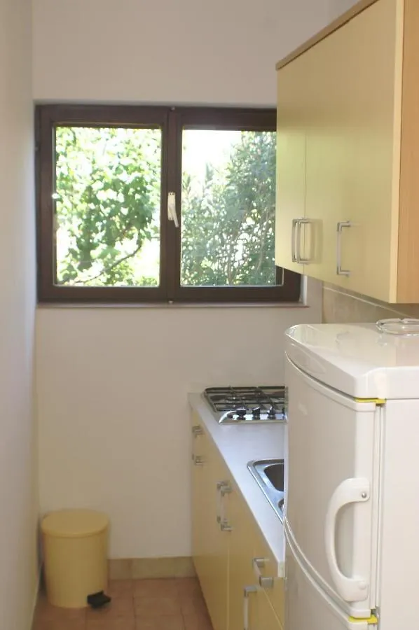 Family Friendly Seaside Apartments Povljana, Pag - 230 0*, Povljana Croatia