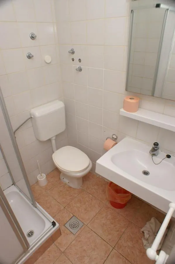 Family Friendly Seaside Apartments Povljana, Pag - 230 Povljana